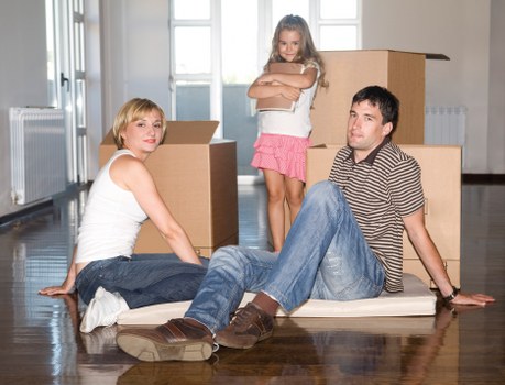 Customer interacting with a Man with Van during move